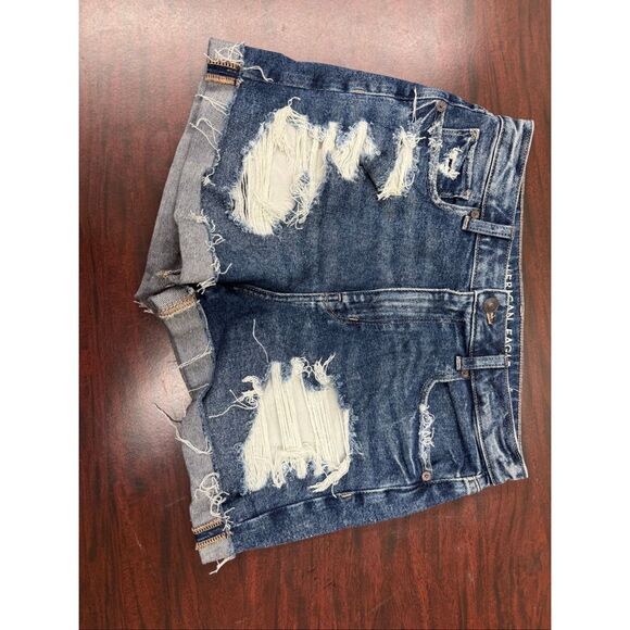 American Eagle Stretch Mom Shorts Size 10 - Picture 1 of 7